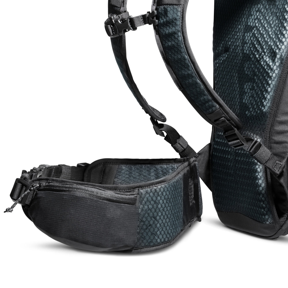 Mammut Lithium 15L 多用途健行後背包 黑 2530-00301