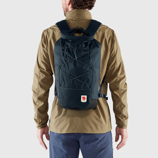 【小狐狸 Fjallraven】High Coast Rolltop 26 背包 550黑 23224