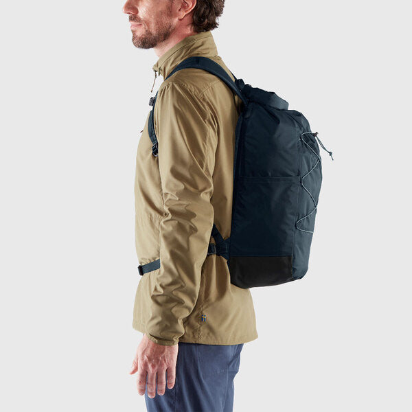 【小狐狸 Fjallraven】High Coast Rolltop 26 背包 550黑 23224