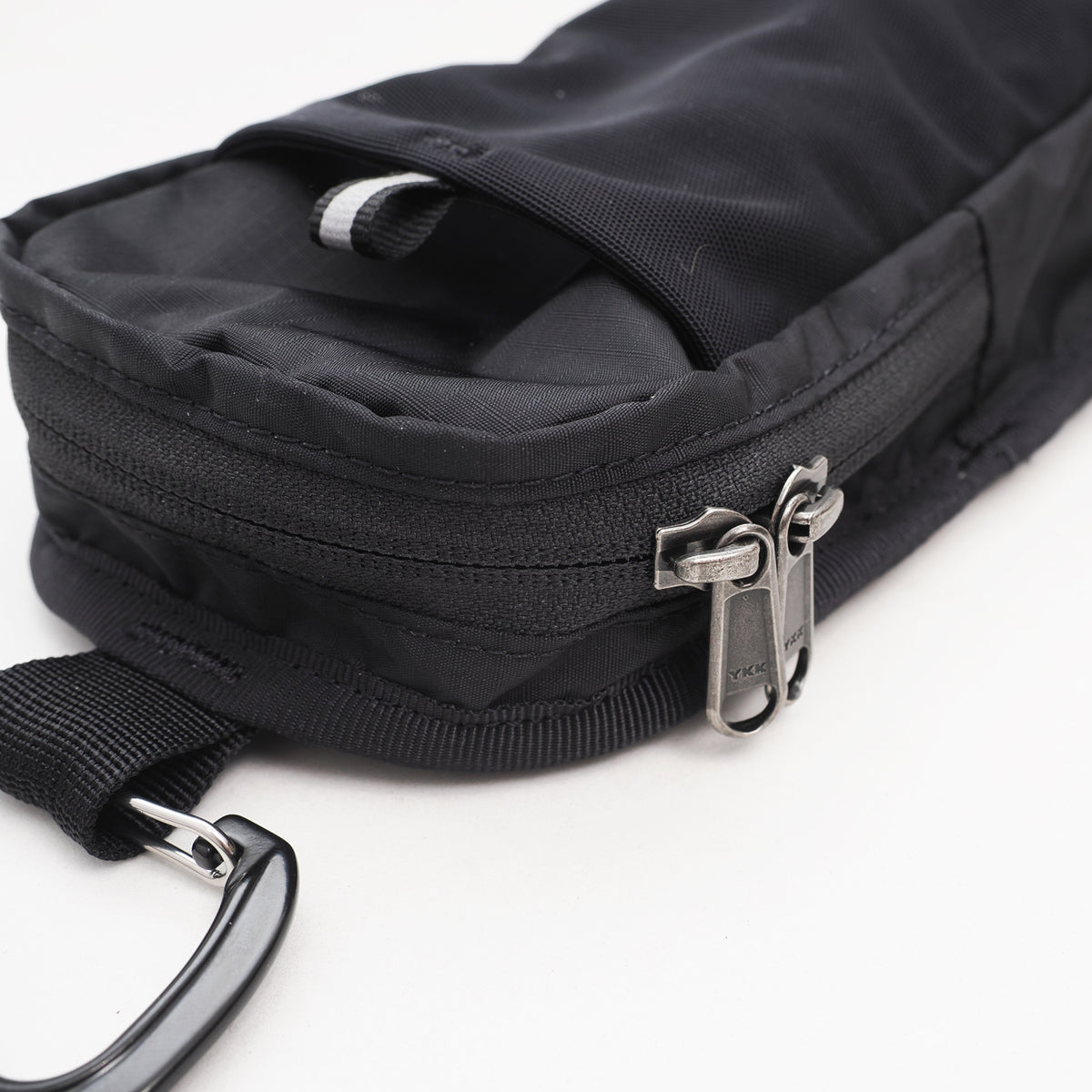 Hanchor 通用肩前拉鍊袋 AC91